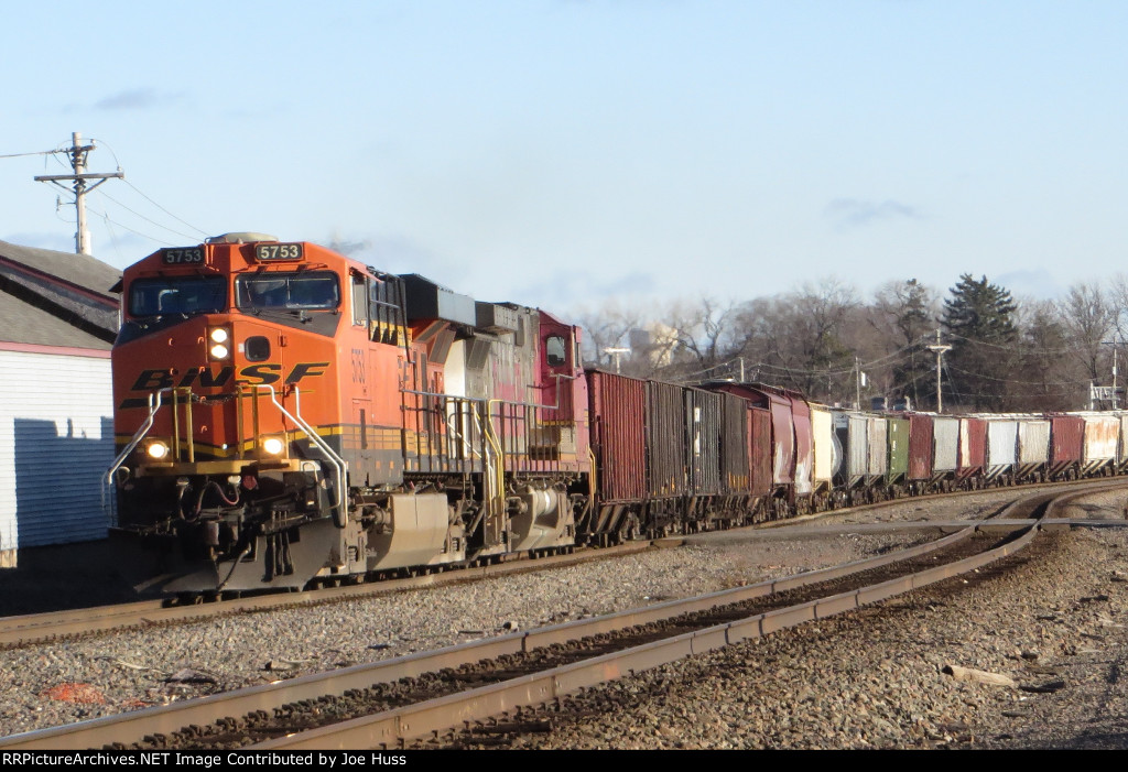 BNSF 5753 West